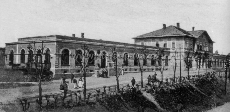 husova (7).jpg
